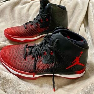 Nike Air Jordan XXXI "Banned" 845037-001 Men's size 7 pre-owned